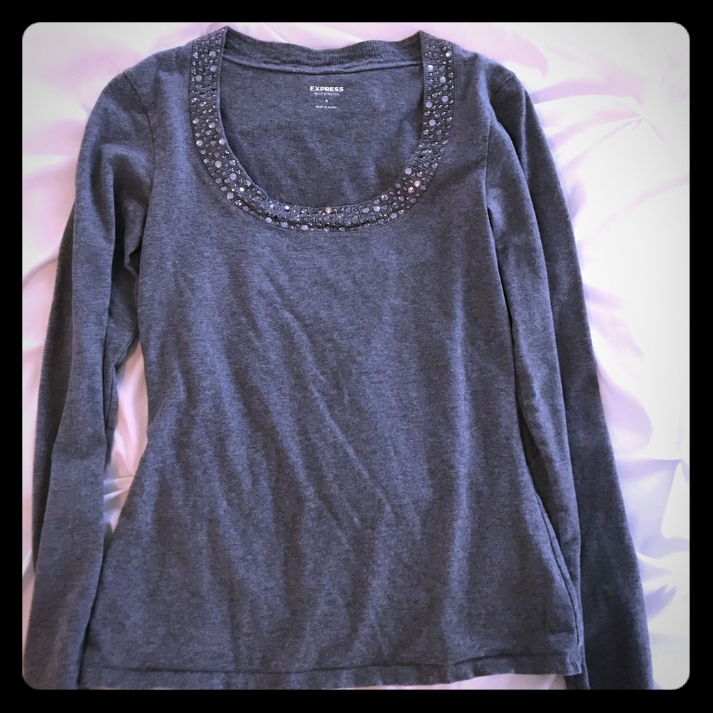 Gray detailed top